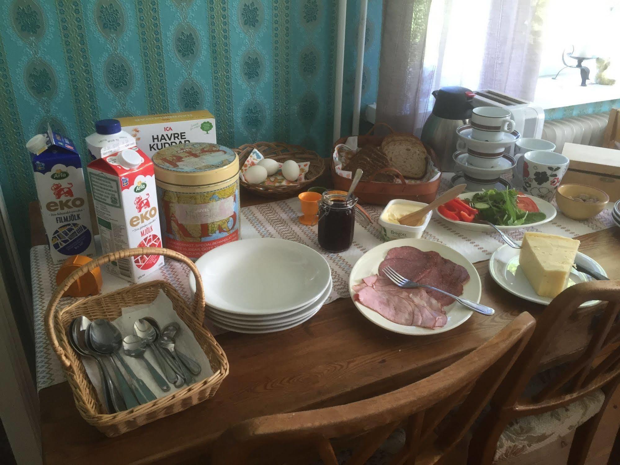 Mora Vandrarhem Och Gaesthem Vinas Екстер'єр фото